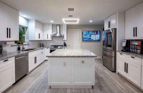 Willow Meadows/Willowbend Area Haus | Ultra high tech smart home in quiet neighborhood located in Houston.