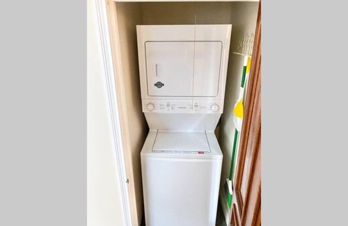 Oregon District Haus | Ultra Luxury Oregon District - 6th St - King Bed