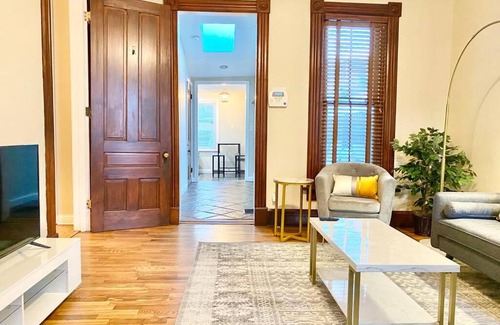 Oregon District Haus | Ultra Luxury Oregon District - 6th St - King Bed