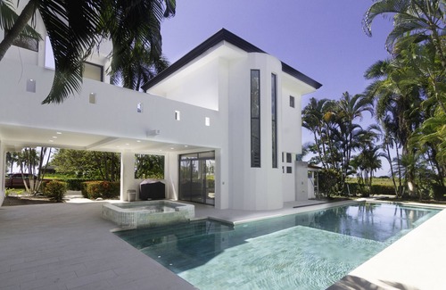 Playa Hermosa Eigentumswohnung | Ultra Luxus Villa 6 Schlafzimmer Villa - Privater Pool am Strand!