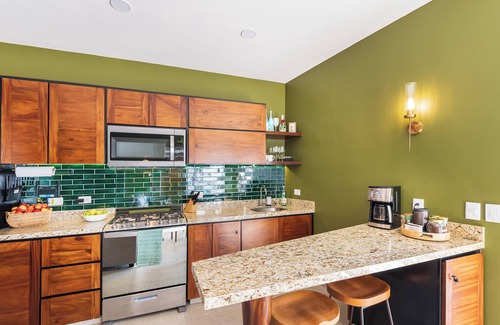 Libertad Wohnung | Ultra-Modern Artistic Condo | 2BR in Cabo w/ VPN & Fast WiFi
