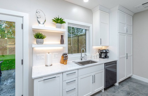 Columbia Haus | Ultramodern Net-Zero Briarwood Estate heart of Columbia MO