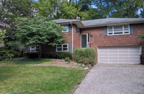 Old West Side Haus | UM Football - 5 blocks to Stadium