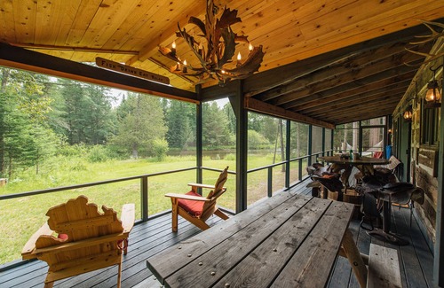 Grayling Haus | Uncle Tom's 3BDR Cabin For Nature Lover