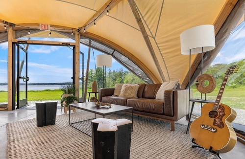 Surry Kabine | Under Canvas Acadia