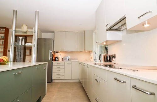 Stroud Hütte | Under Catswood