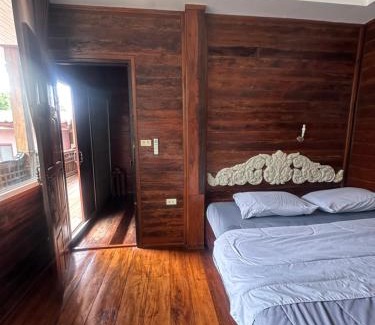 Phimai Haus | Une Jai Place เรือนอุ่นใจ