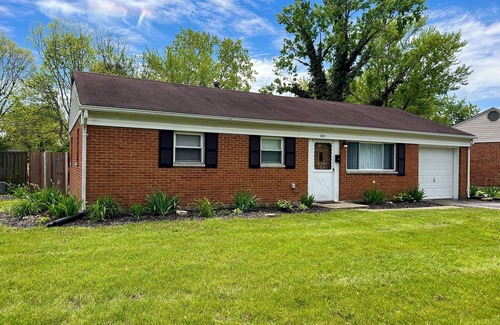 Union Haus | Union Place; Quiet Neighborhood. Updated 3 Bedroom!!