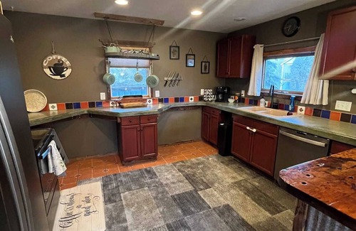 Riverfront Haus | Unique 3-bedroom house close to Downton in Riverfront Neighborhood.