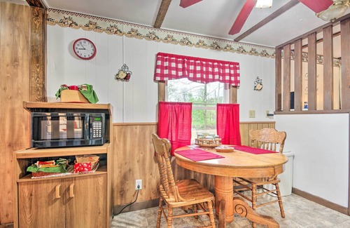 Florence Haus | Unique Creekside Escape - Enjoy On-Site Goats!