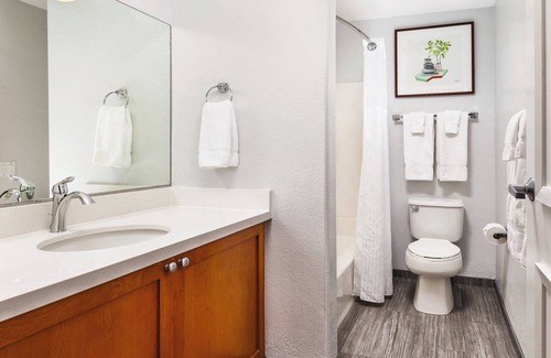 Uptown Design District Resort | Lugares únicos para cenar, vida nocturna y entretenimiento!