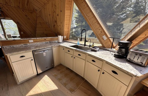 Schroeder Haus | Unique Geo Dome with Stunning Lake Superior Views