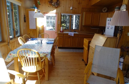 Friendship Hütte | Einzigartige INSEL Wohnen vom Stromnetz - Cottage am Wasser