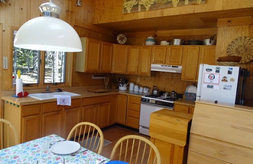 Friendship Hütte | Einzigartige INSEL Wohnen vom Stromnetz - Cottage am Wasser