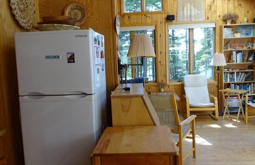 Friendship Hütte | Einzigartige INSEL Wohnen vom Stromnetz - Cottage am Wasser