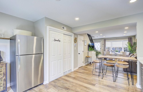 Annapolis Haus | Unique Listing! Entire Downtown Triplex w/Private Parking. Sleeps 12-18. Pets ok