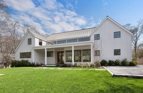 Sag Harbor Haus | Unique Modern Barn House in Sag Harbor