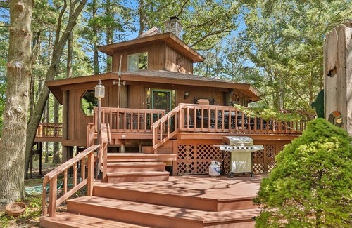 Silver Lake Haus | Unique, Silver Lake Tree House in popular beach town. It's one of a kind.