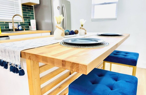 Near Eastside Haus | Unique Spacious Bungalow