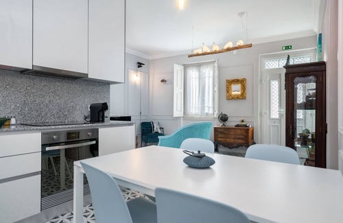 Leiria Haus | ♥ Unique & Stylish Historic House ♥ Great Location ♥ Close to Gardens & River