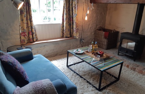 Wedmore Bed & Breakfast | Unique suite full of character with own entrance