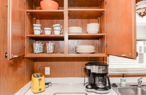 Roosevelt Haus | Unique Two Story with a Vintage Flare