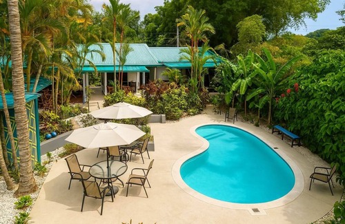 Valle Pura Vida Villa | Unit 10 Tico Tico Villas Garden Studio