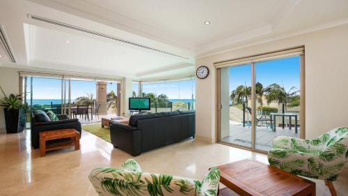 Terrigal Haus | Unit 13 - 3 Bedroom Ocean View