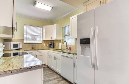 Pass-a-Grille Historic District Wohnung | Unit 3 Blocks Gulf to Beaches Historical Museum!