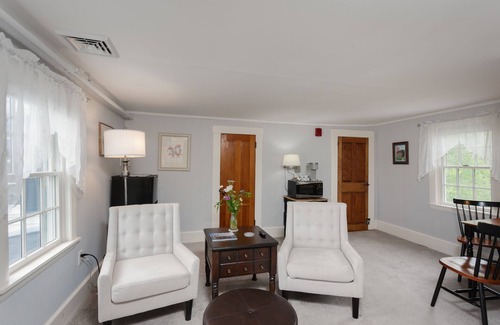 North Berwick Wohnung | 2 Rm suite in a farm setting close to attractions -Unit 4- Abbott Brook Inn