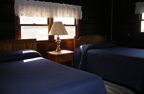 Moose River Kabine | Unity Environmental University