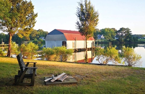Compton Haus | Unplug and unwind at your Leonardtown waterfront vacation home!