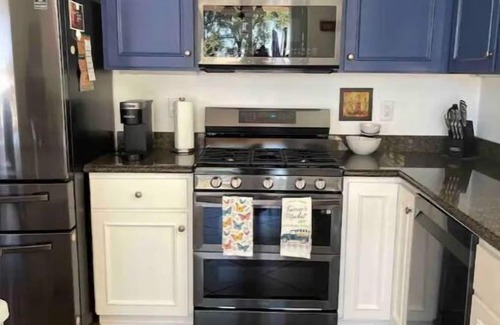 Red Bluff Haus | Unwind and relax at our country cozy getaway home