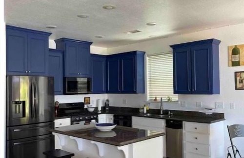 Red Bluff Haus | Unwind and relax at our country cozy getaway home