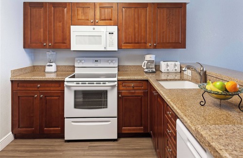 Ormond Beach Hotel | Unwind by the Sea—Spacious Condo Near Daytona Boardwalk & Speedway