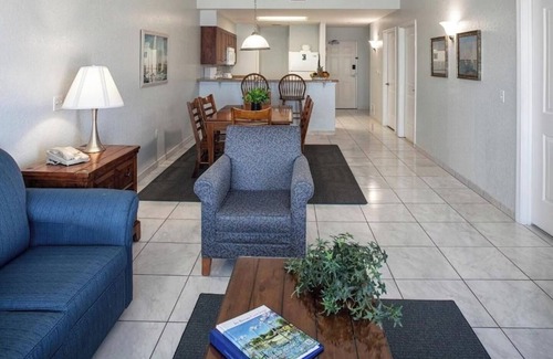 Ormond Beach Hotel | Unwind by the Sea—Spacious Condo Near Daytona Boardwalk & Speedway