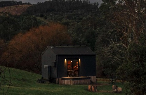 Hiawatha Haus | Unyoked Central Gippsland - Hiawatha - Louka