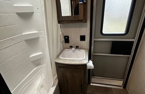 Higgins Lake Haus | Up North in Comfort – Your Dream Camper Getaway!