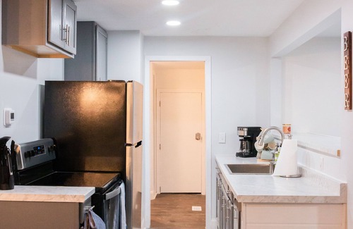 Dartmoor Haus | Updated Ann Arbor ranch w/private yard and lots of parking!