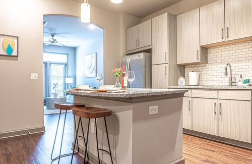 Loring Heights Eigentumswohnung | Updated Apt Near Atlantic Station/Free Parking