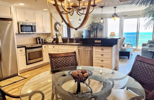 Lower Grand Lagoon Eigentumswohnung | Treasure Island 2 Kingsize-Betten - Whirlpool, Strandservice für 2 inklusive!