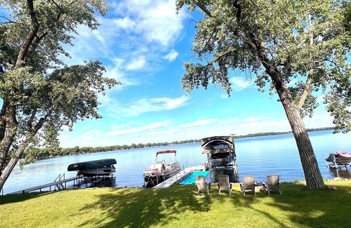 Dent Kabine | Updated, clean and cozy two bedroom cabin on desirable clean, hard bottom lake.