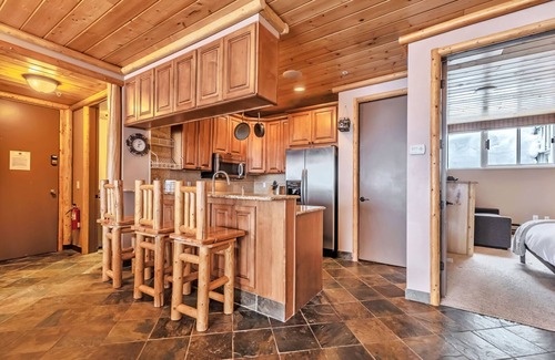 Salt Lake Mountain Resorts Eigentumswohnung | Aktualisierte Wohnanlage mit Kamin, Weinkühlschrank und Granit