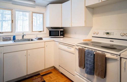 Port Sheldon Township Hütte | Updated cottages steps from Lake Michigan beach