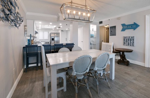 New Smyrna Beach Eigentumswohnung | Updated direct oceanfront condo with a balcony, beachfront heated pool and beach access