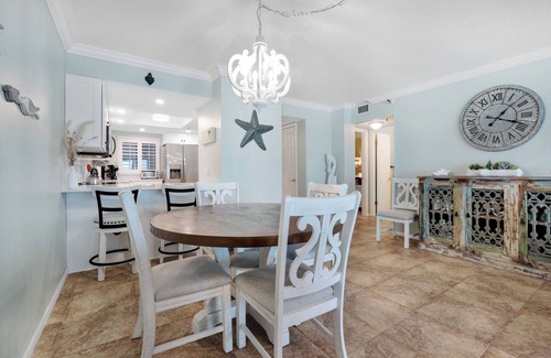 New Smyrna Beach Eigentumswohnung | Updated direct oceanfront condo with a private balcony, heated pool, and beach access