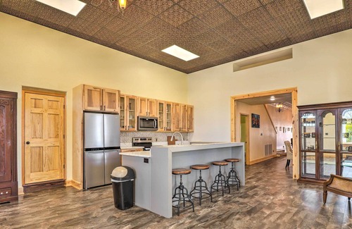 West Plains Haus | Updated Dtwn West Plains Home: Walk to MSU!