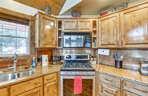 Garden Valley Kabine | Updated Garden Valley Home w/ Fire Pit & Game Room