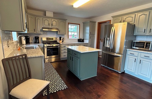 Lake James Haus | Aktualisiertes Jimmerson Lake Home mit Dock (Lake James Chain) - Woche vom 16. August - $ 1225