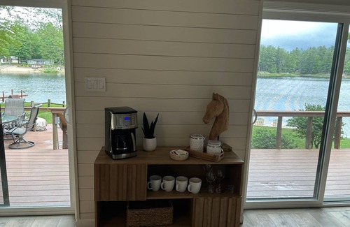 Gladwin Haus | Updated lakefront house - Gladwin